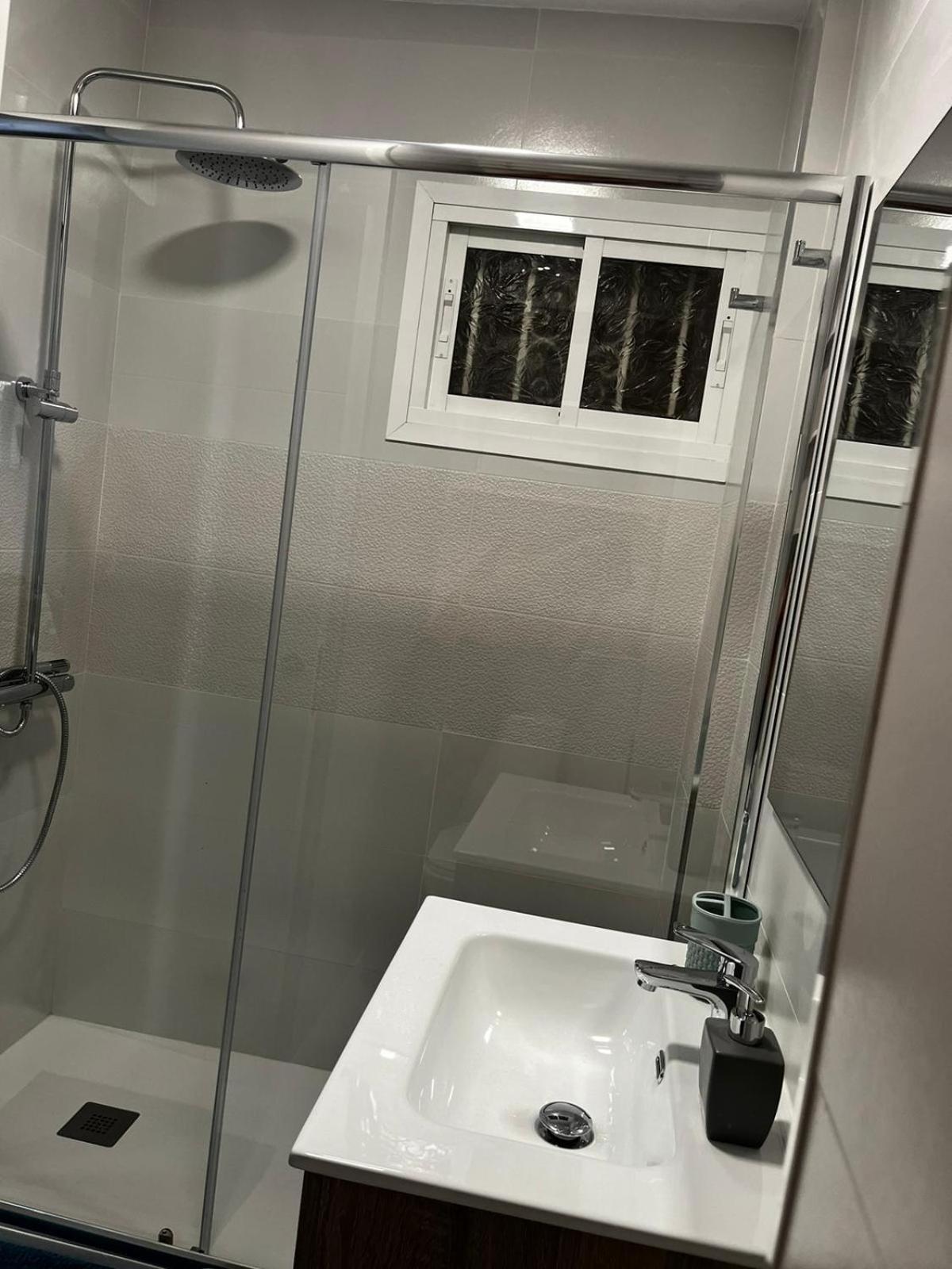 Encantador Estudio Con Piscina بينالماذينا المظهر الخارجي الصورة